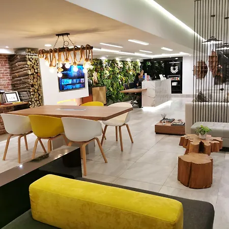 Benviar Tonson Residence