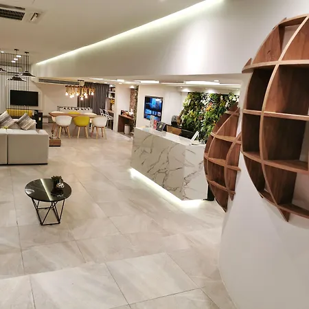 Benviar Tonson Residence