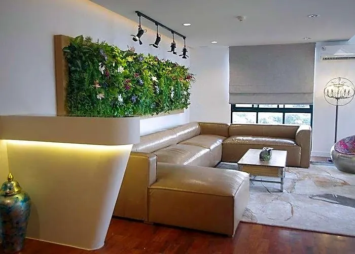 Benviar Tonson Apartahotel 4*