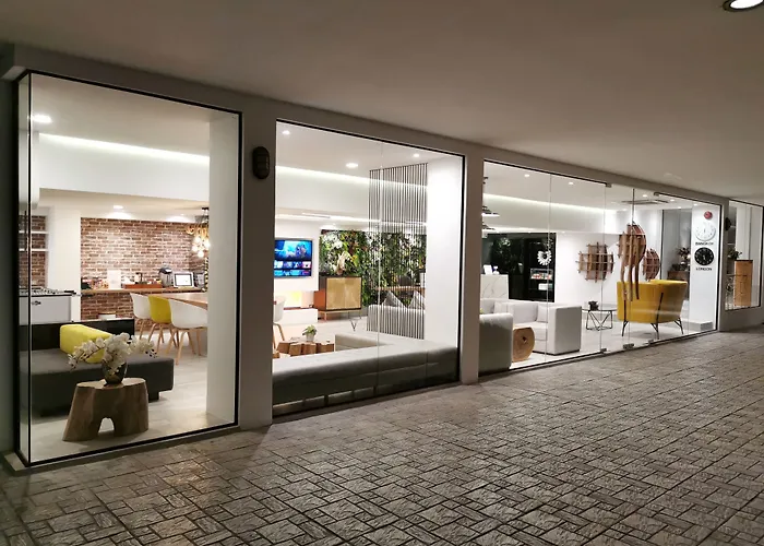 Lägenhetshotell Benviar Tonson 4*