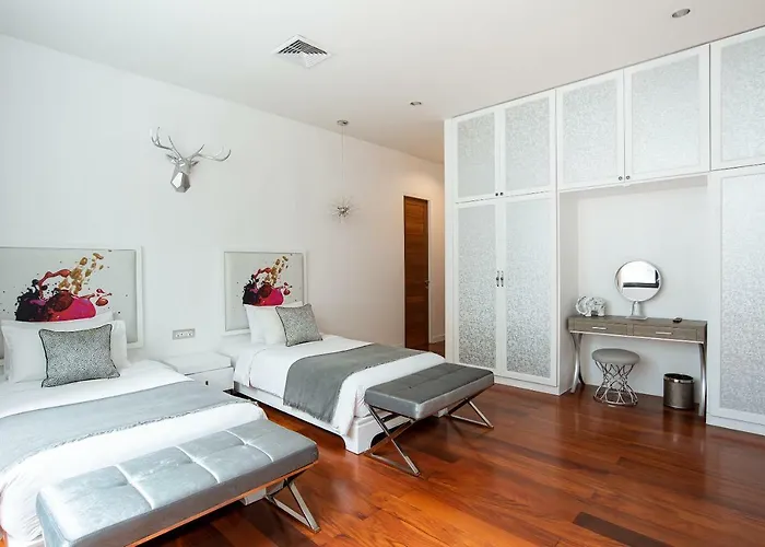 Benviar Tonson Apartahotel